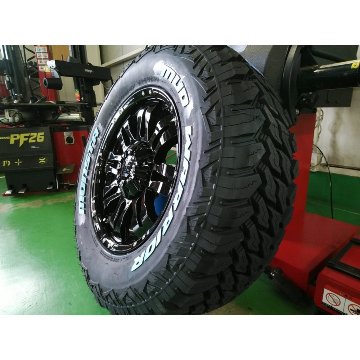 プラド ハイラックス FJ H3 タイヤホイールセット 17インチ Balano MONSTA マッドテレン 265/65R17 265/70R17の画像