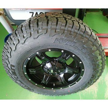 プラド ハイラックス FJ H3 タイヤホイールセット 17インチ OutLaw FALKEN Wildpieak AT03W 265/70R17 265/65R17の画像