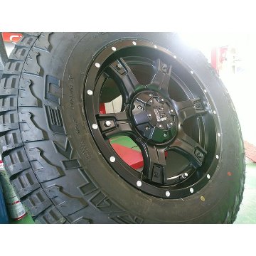 プラド ハイラックス FJ H3 タイヤホイールセット 17インチ OutLaw FALKEN Wildpieak AT03W 265/70R17 265/65R17の画像