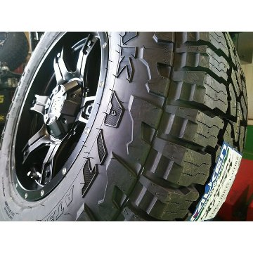 プラド ハイラックス FJ H3 タイヤホイールセット 17インチ OutLaw FALKEN Wildpieak AT03W 265/70R17 265/65R17の画像