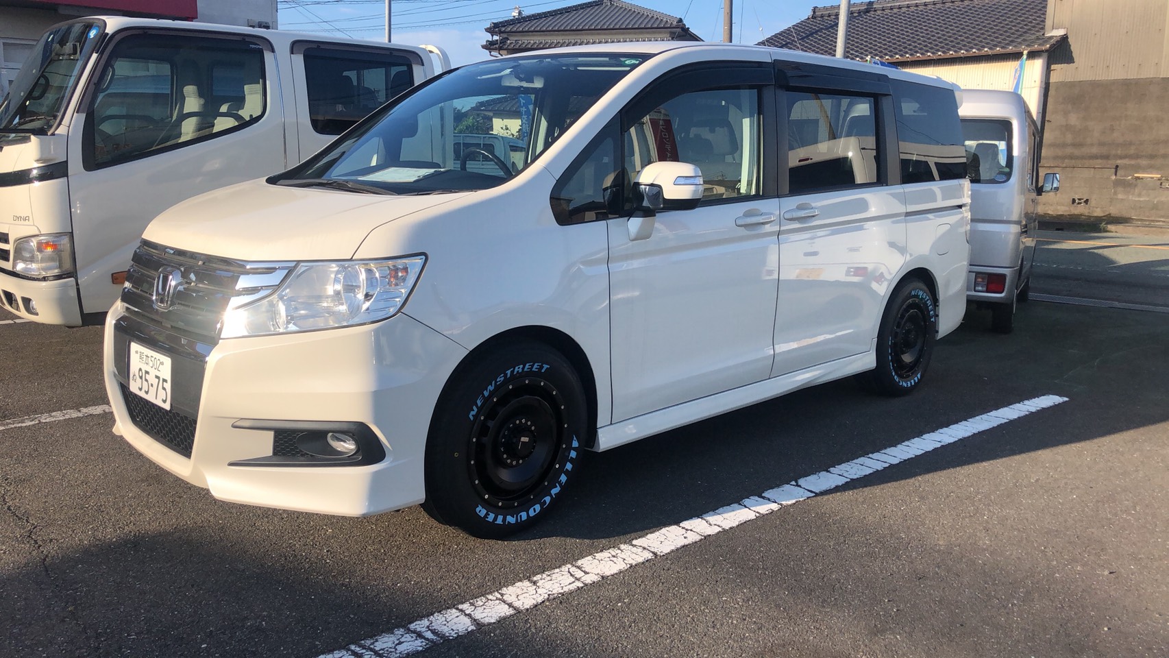 アルファード ステップワゴン スタッドレスタイヤホイールセット 16インチ SwaGGer スワッガー ヨコハマ アイスガード SUV 215/65R16 215/70R16 225/70R16の画像