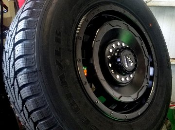 スバル XV フォレスター スタッドレス 16インチ SAILUN WSTX 225/70R16 215/70R16の画像