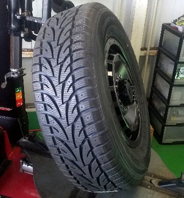 スバル XV フォレスター スタッドレス 16インチ SAILUN WSTX 225/70R16 215/70R16の画像