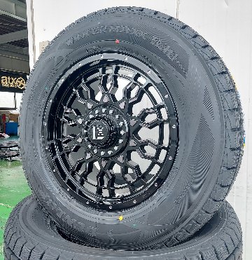 エスカレード ナビゲーター サバーバン スタッドレスタイヤホイールセット 18インチ DUNLOP SJ8+ 285/60R18 275/60R18の画像