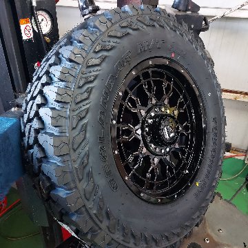 プラド ハイラックス サーフ FJ H3 パジェロ 17インチ LEXXEL PreDator プレデター ヨコハマ ジオランダー MT G003 265/70R17 285/70R17 265/65の画像