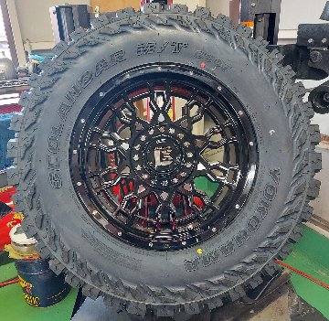 プラド ハイラックス サーフ FJ H3 パジェロ 17インチ LEXXEL PreDator プレデター ヨコハマ ジオランダー MT G003 265/70R17 285/70R17 265/65の画像