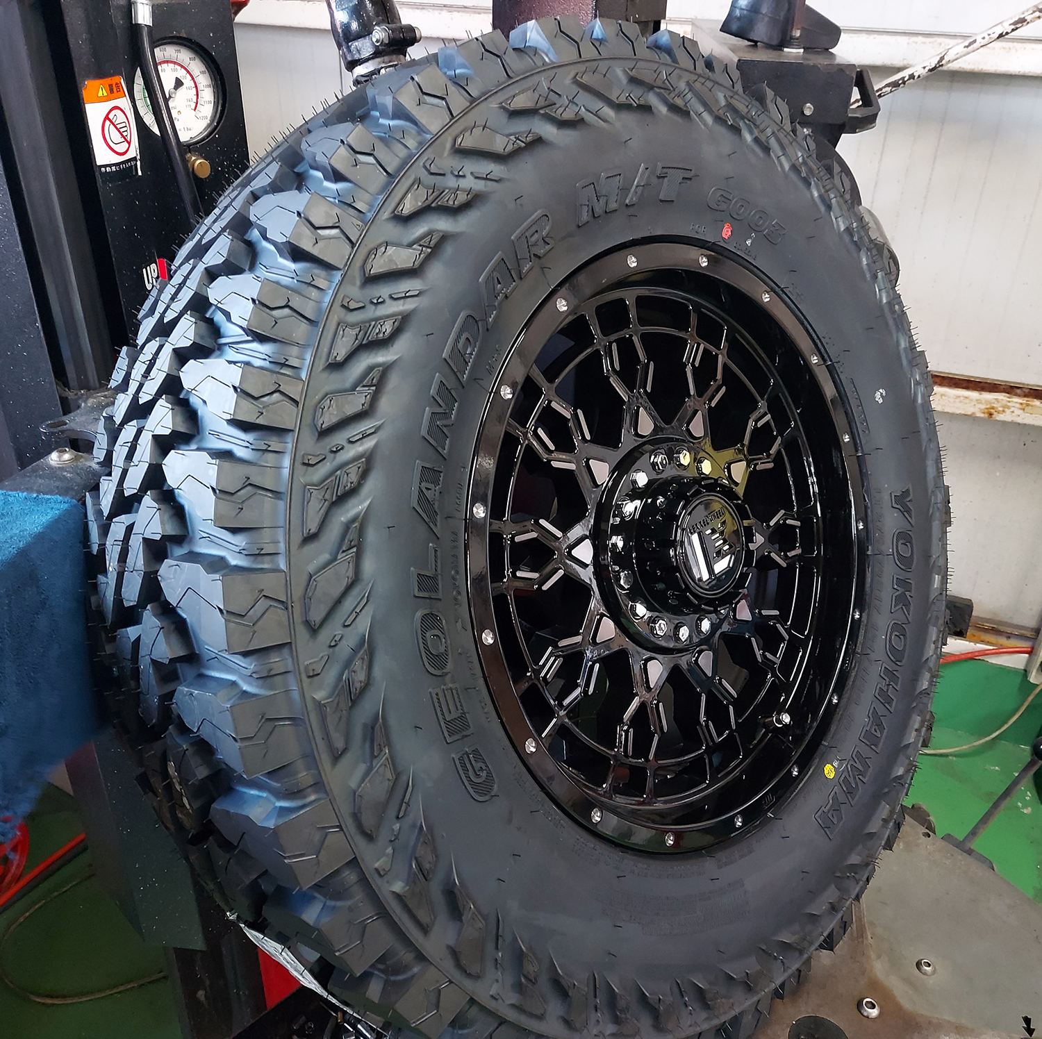 JL JK ラングラー ナイトロ チェロキー 17インチ LEXXEL PreDator プレデター ヨコハマ ジオランダー MT G003 265/70R17 285/70R17 265/65R17の画像