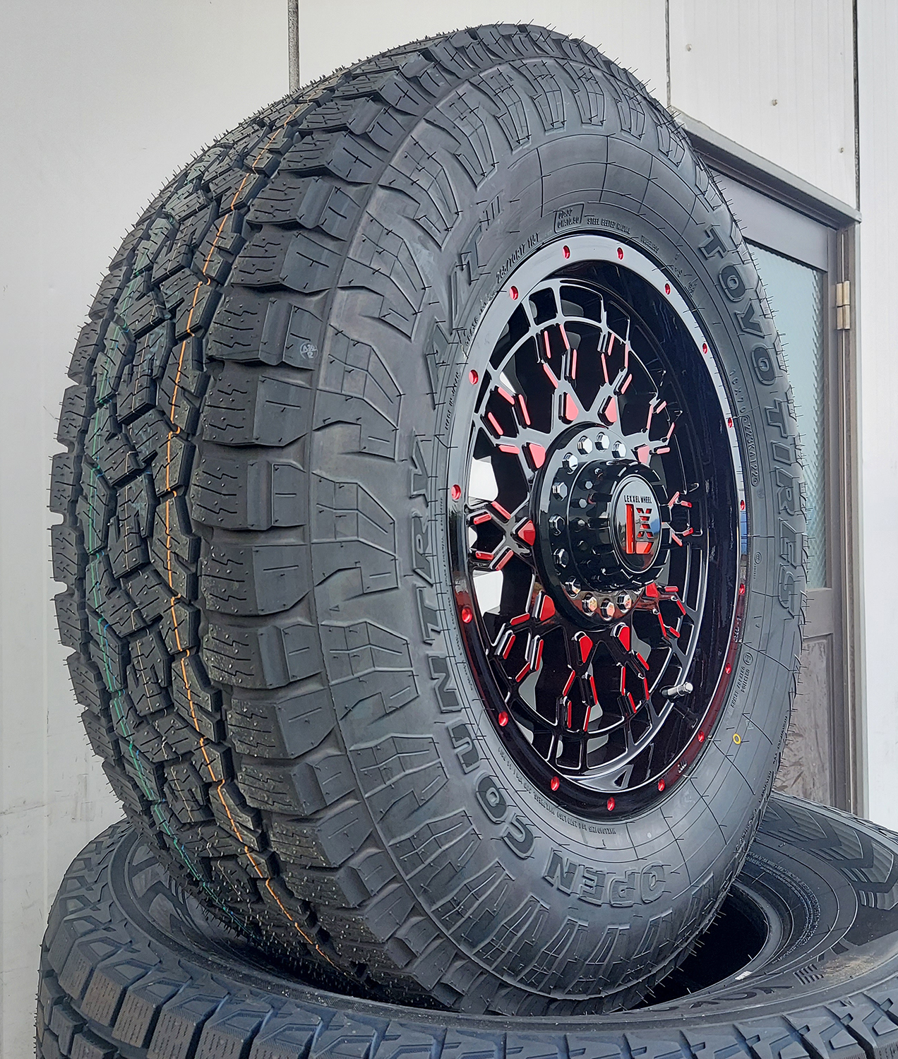 プラド ハイラックス FJ サーフ パジェロ 17インチ LEXXEL PreDator プレデター TOYO OPENCOUNTRY AT3 285/70R17 265/70R17 265/65の画像