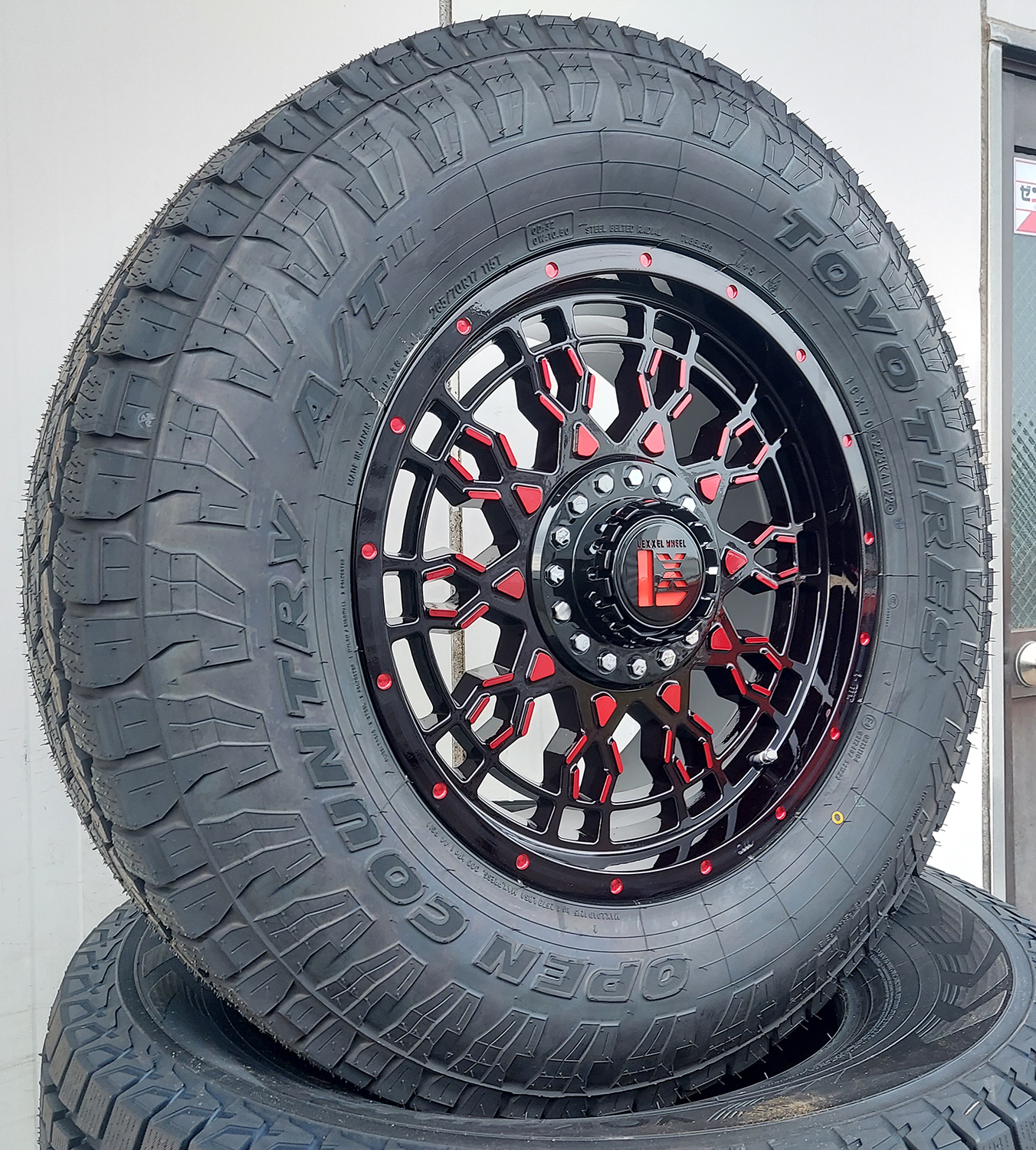 プラド ハイラックス FJ サーフ パジェロ 17インチ LEXXEL PreDator プレデター TOYO OPENCOUNTRY AT3 285/70R17 265/70R17 265/65の画像