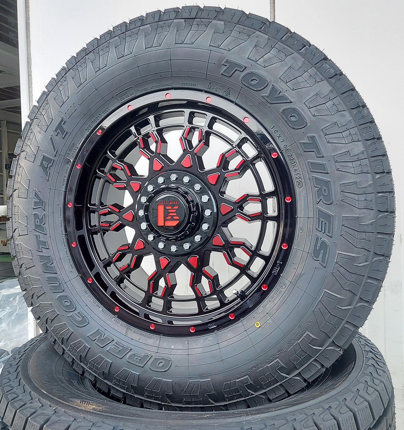 JL JK ラングラー 17インチ LEXXEL PreDator プレデター TOYO OPENCOUNTRY AT3 285/70R17 265/70R17の画像