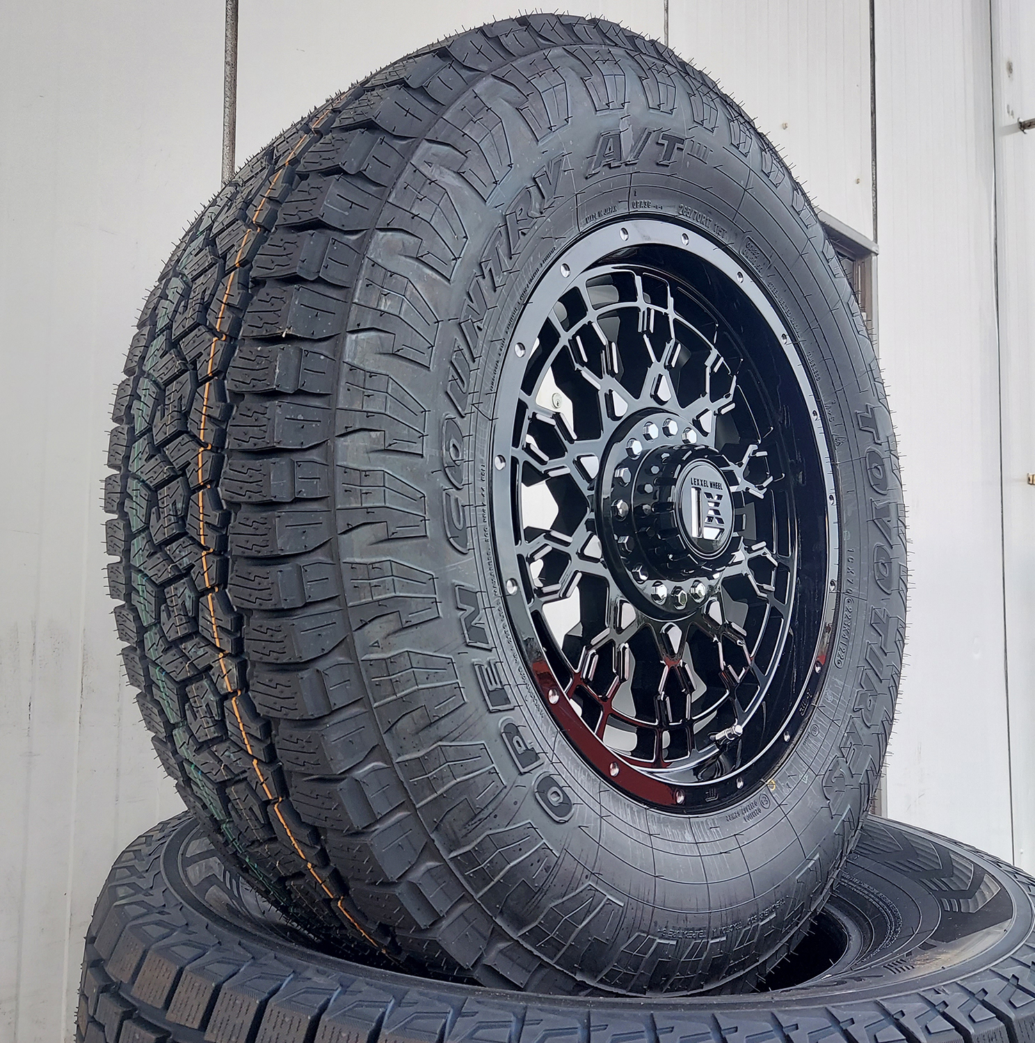 デリカ RAV4 CX8 ハリアー 18インチ LEXXEL PreDator プレデター TOYO OPENCOUNTRY AT3 235/60R18の画像