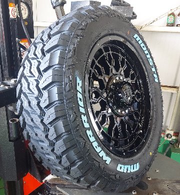 プラド ハイラックス FJ サーフ 17インチ LEXXEL PreDator プレデター MONSTA MUDWARRIOR 265/70R17 265/65R17の画像