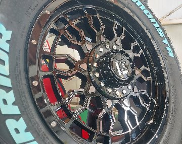 エスカレード ナビゲーター サバーバン H3 タホ 18インチ LEXXEL PreDator プレデター MONSTA MUDWARRIOR 285/60R18 265/60R18の画像