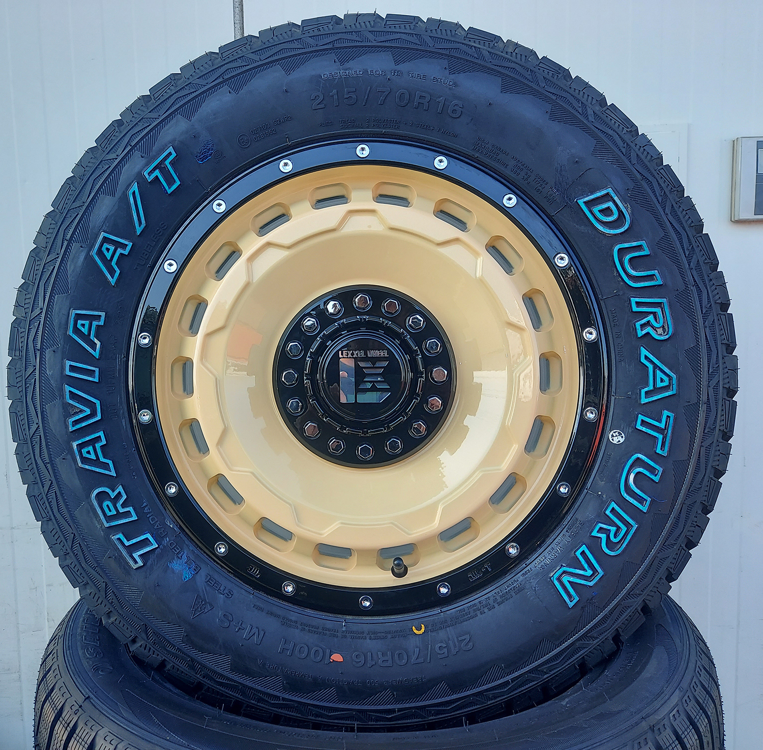 訳有 デリカD5 クロスロード アウトランダー 16インチ SwaGGer DURATURN AT 215/70R16の画像