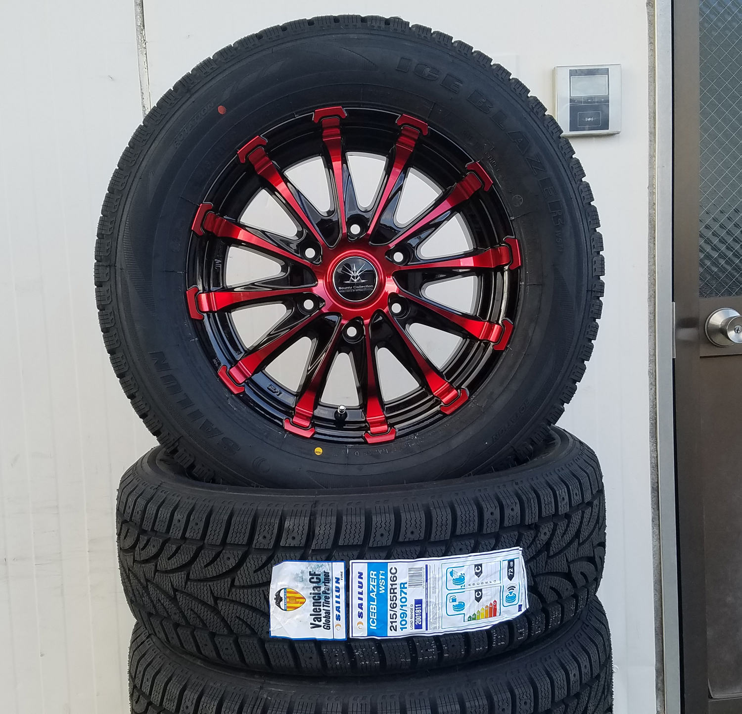 車検対応 200系ハイエース レジアスエース スタッドレスタイヤホイールセット 17インチ SAILUN COMMERCIO ICE 215/60R17 LTの画像